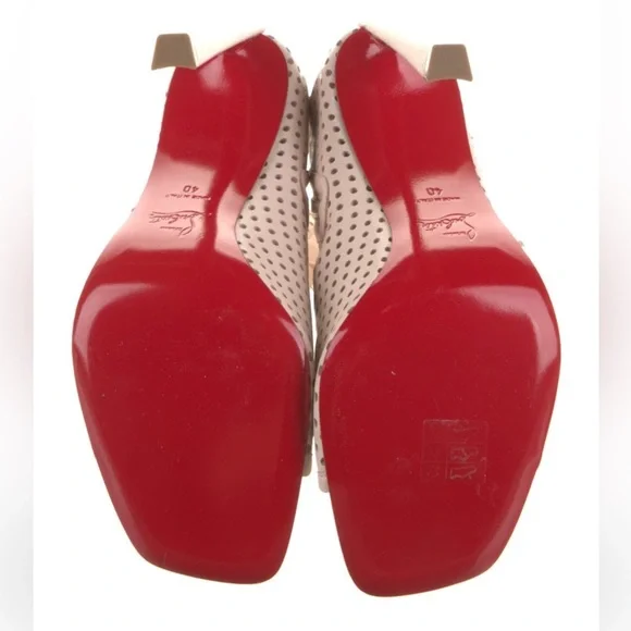 Christian Louboutin Condora booty Leche Eur 40 Retail $1595 - Picture 3 of 9
